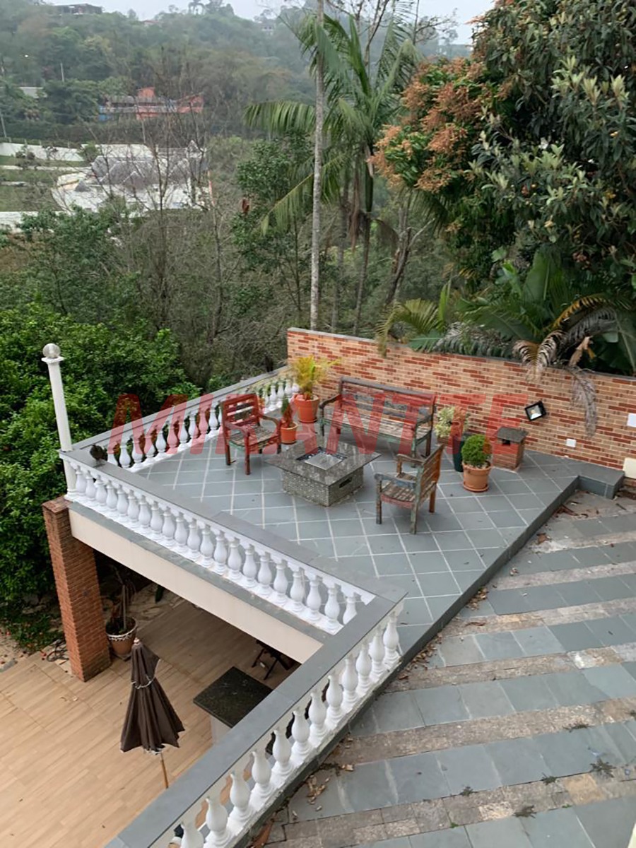 Cond. fechado de 494m² com 4 quartos em Caraguata