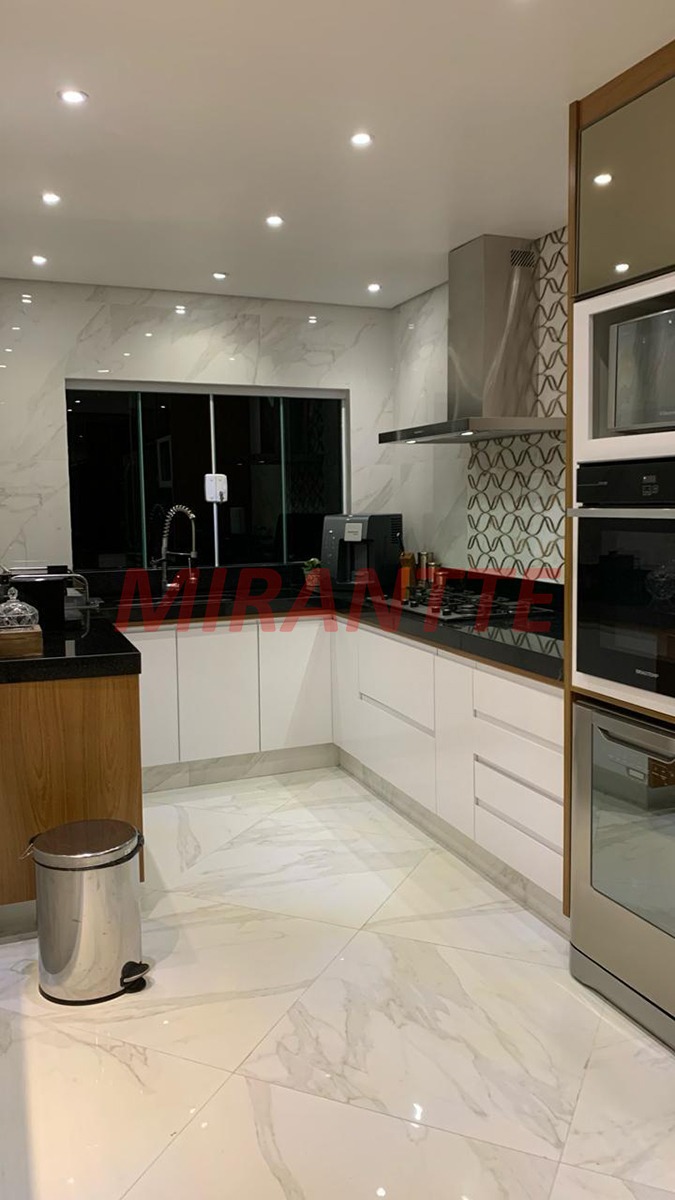 Cond. fechado de 494m² com 4 quartos em Caraguata