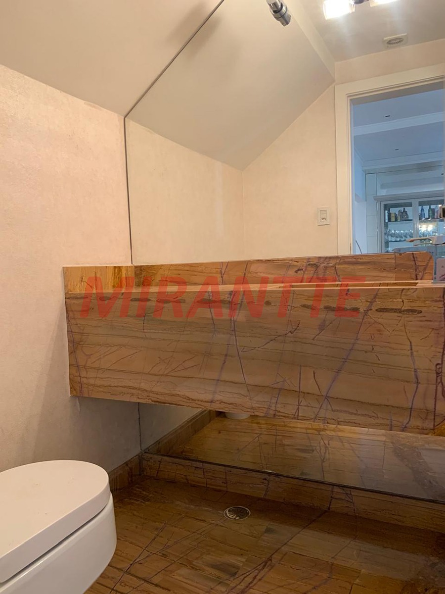 Sobrado de 226m² com 4 quartos em Vila Gumercindo