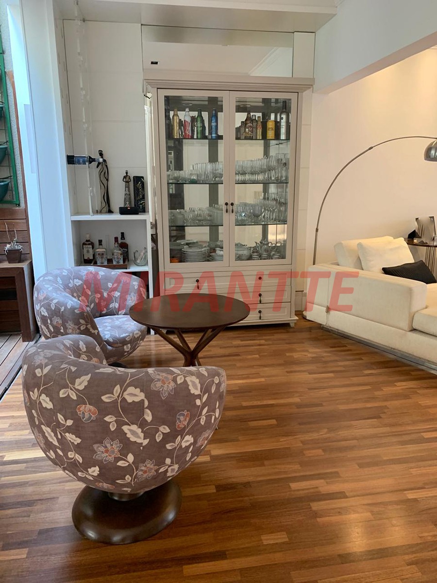 Sobrado de 226m² com 4 quartos em Vila Gumercindo