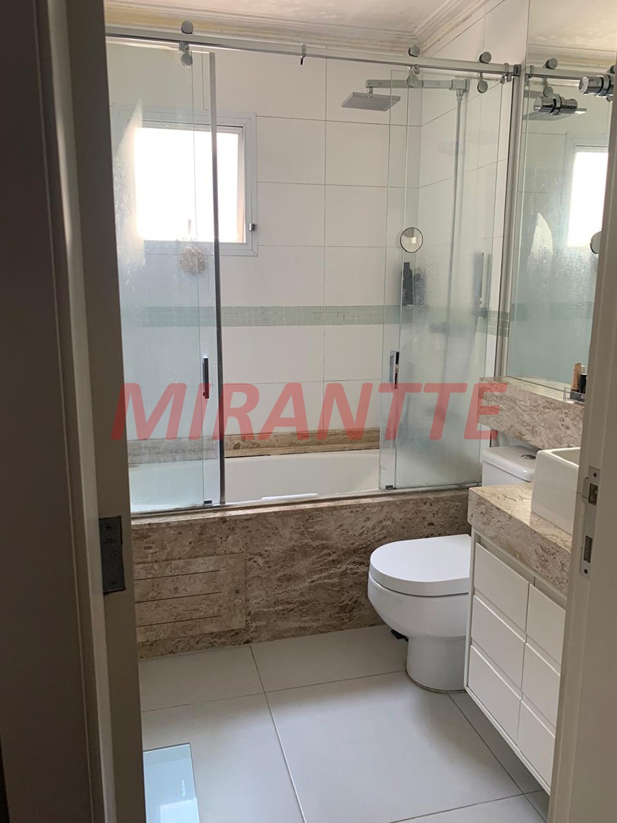 Sobrado de 226m² com 4 quartos em Vila Gumercindo