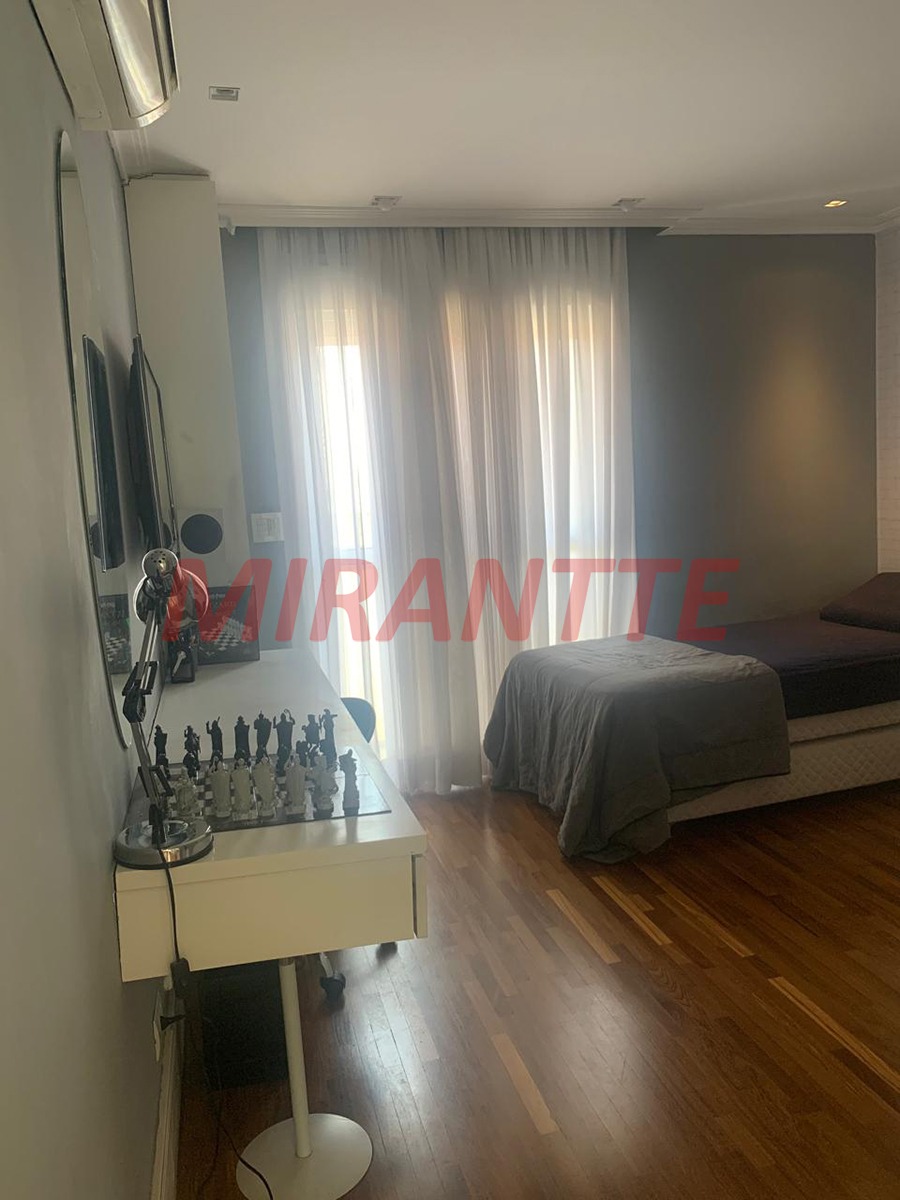 Sobrado de 226m² com 4 quartos em Vila Gumercindo