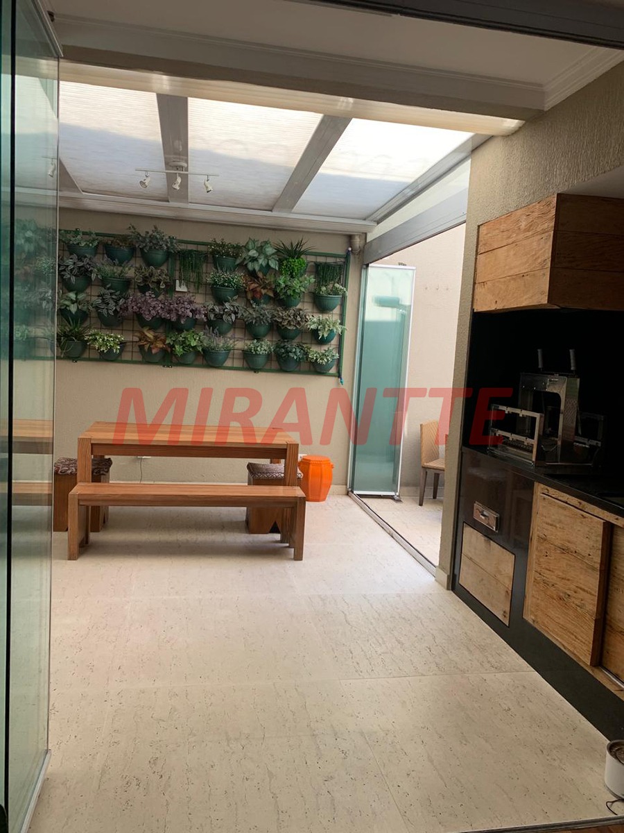 Sobrado de 226m² com 4 quartos em Vila Gumercindo