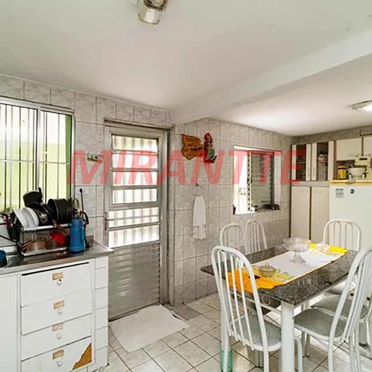 Casa terrea de 94m² com 3 quartos em Vila Nivi