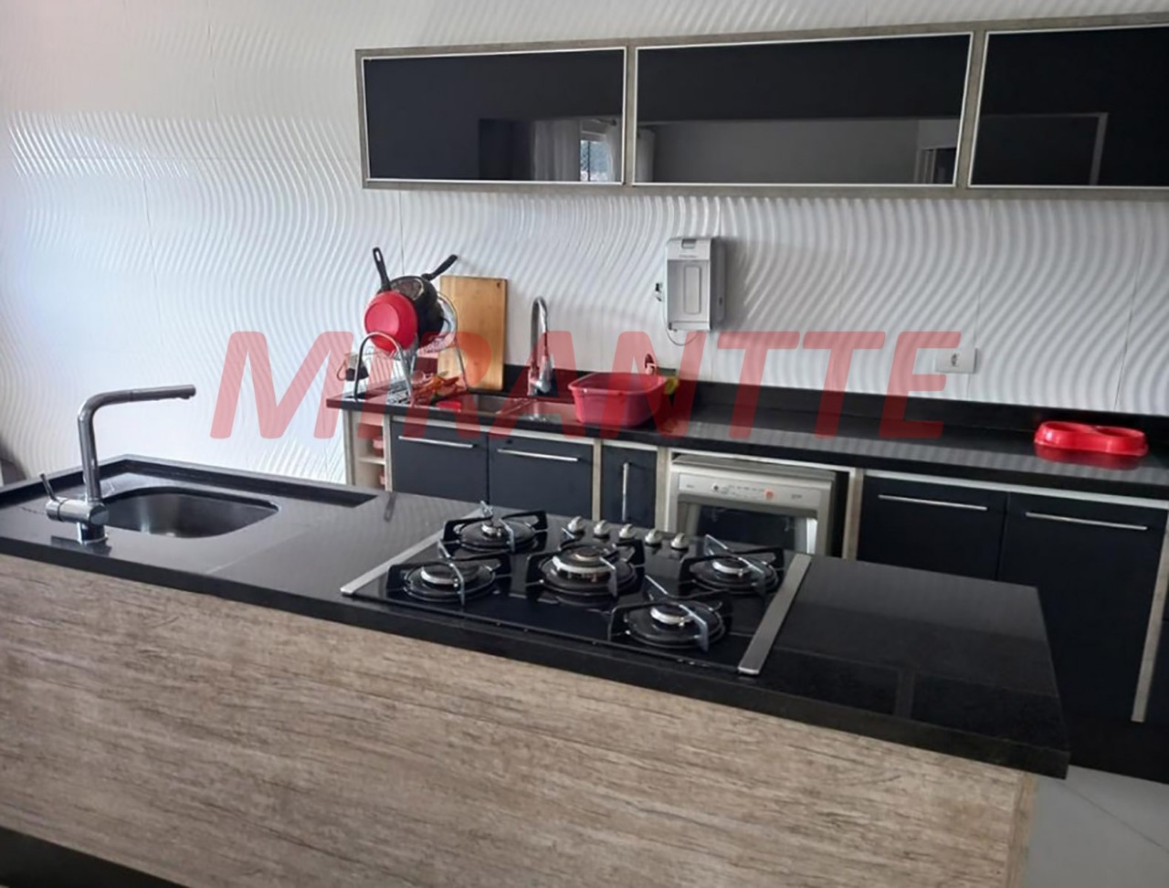 Sobrado de 350m² com 3 quartos em Tremembe