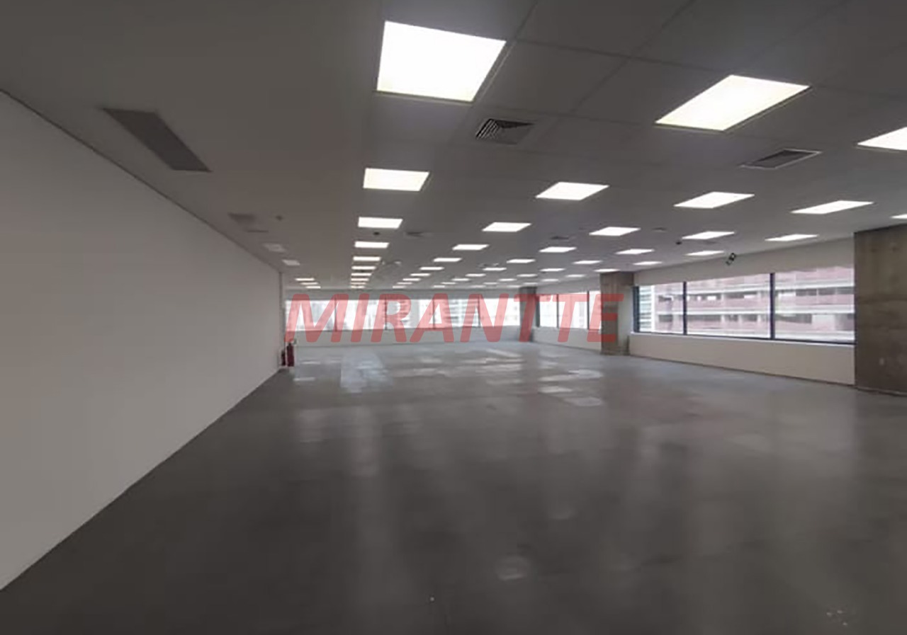 Conjunto comercial de 789.32m² em Parque Industrial Tomas Edson