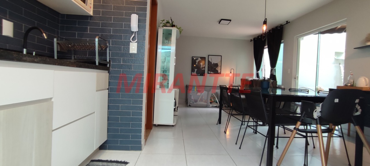 Cond. fechado de 55m² com 2 quartos em Vila Mazzei