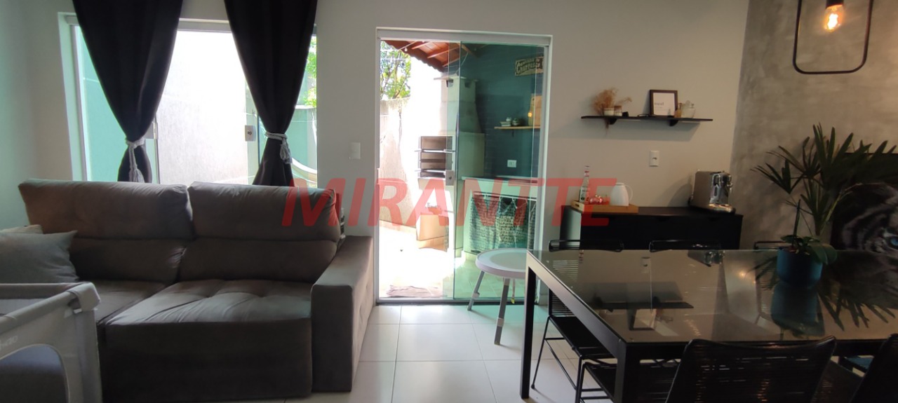 Cond. fechado de 55m² com 2 quartos em Vila Mazzei