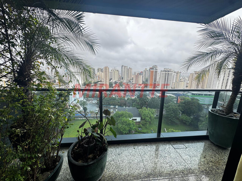 Apartamento de 212m² com 4 quartos em Santana
