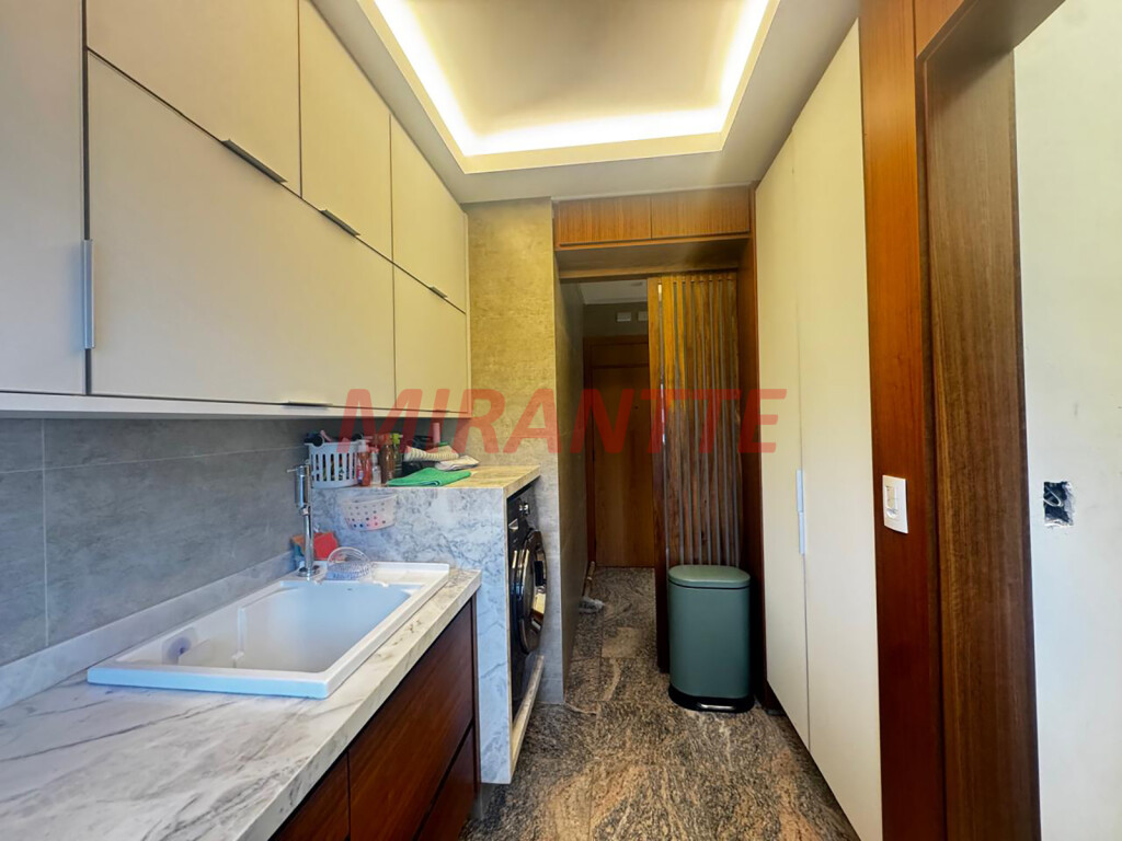 Apartamento de 212m² com 4 quartos em Santana