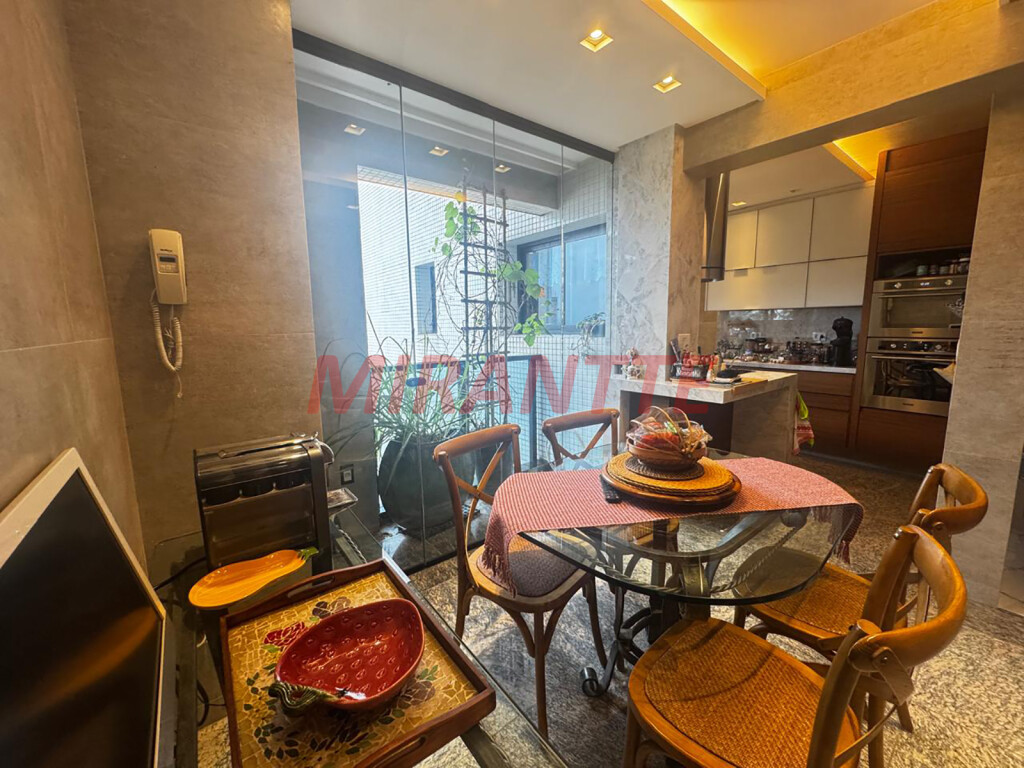 Apartamento de 212m² com 4 quartos em Santana