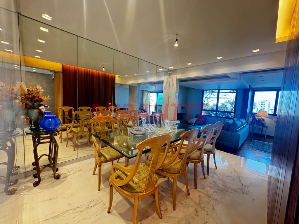 Apartamento de 212m² com 4 quartos em Santana