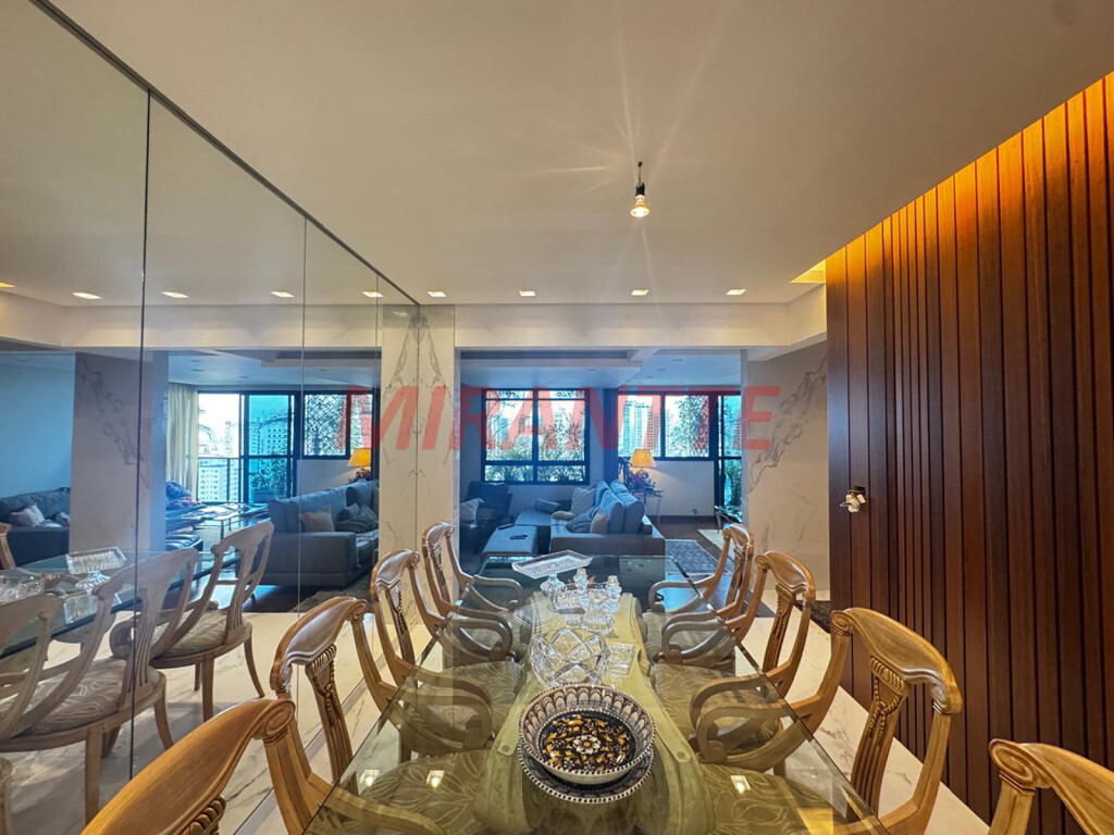 Apartamento de 212m² com 4 quartos em Santana