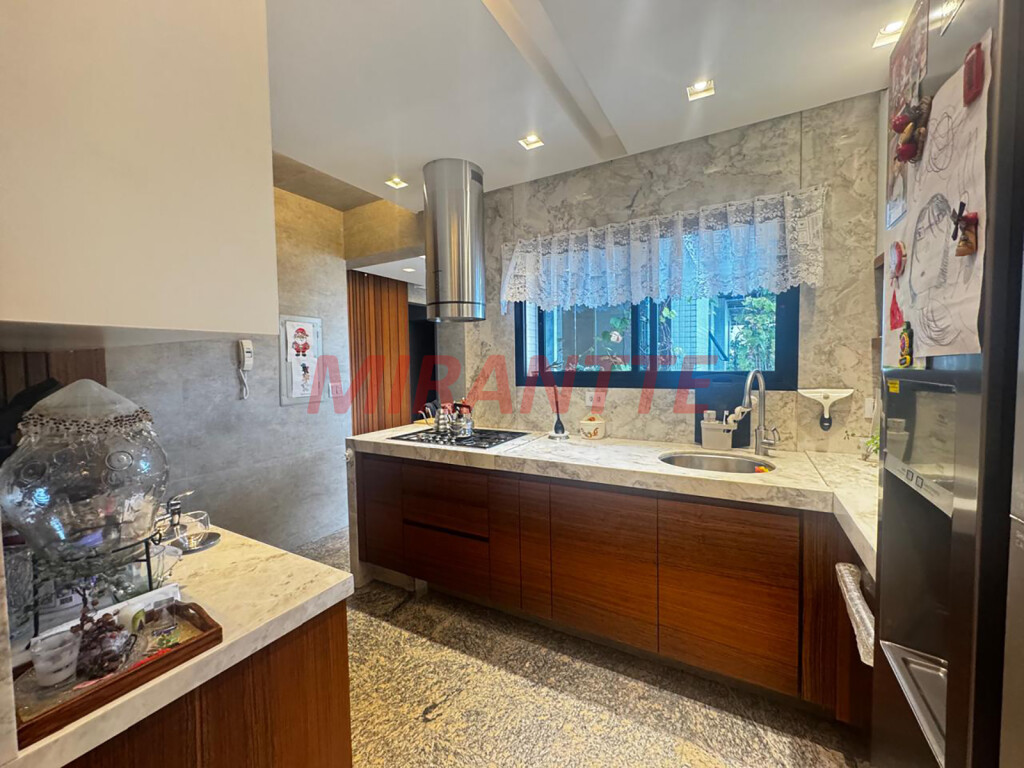 Apartamento de 212m² com 4 quartos em Santana