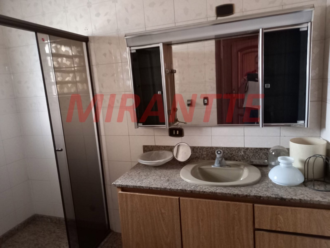 Sobrado de 328m² com 4 quartos em Jardim Japão