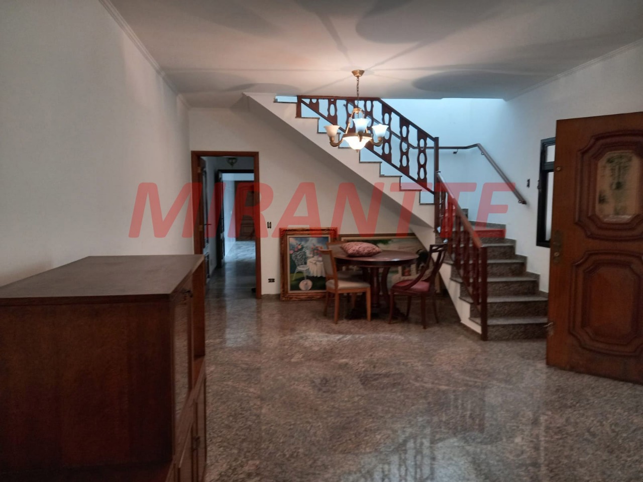 Sobrado de 328m² com 4 quartos em Jardim Japão