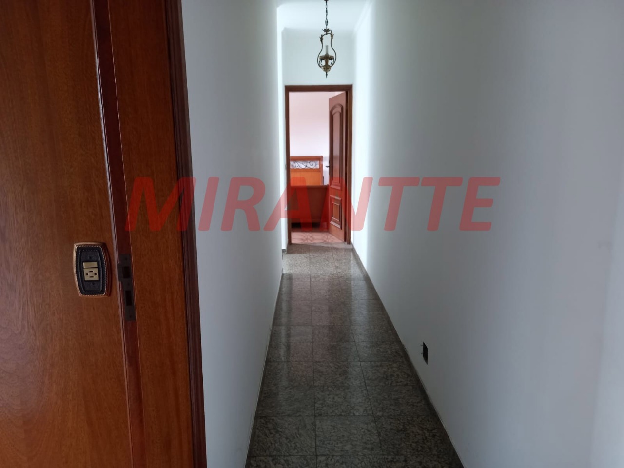 Sobrado de 328m² com 4 quartos em Jardim Japão