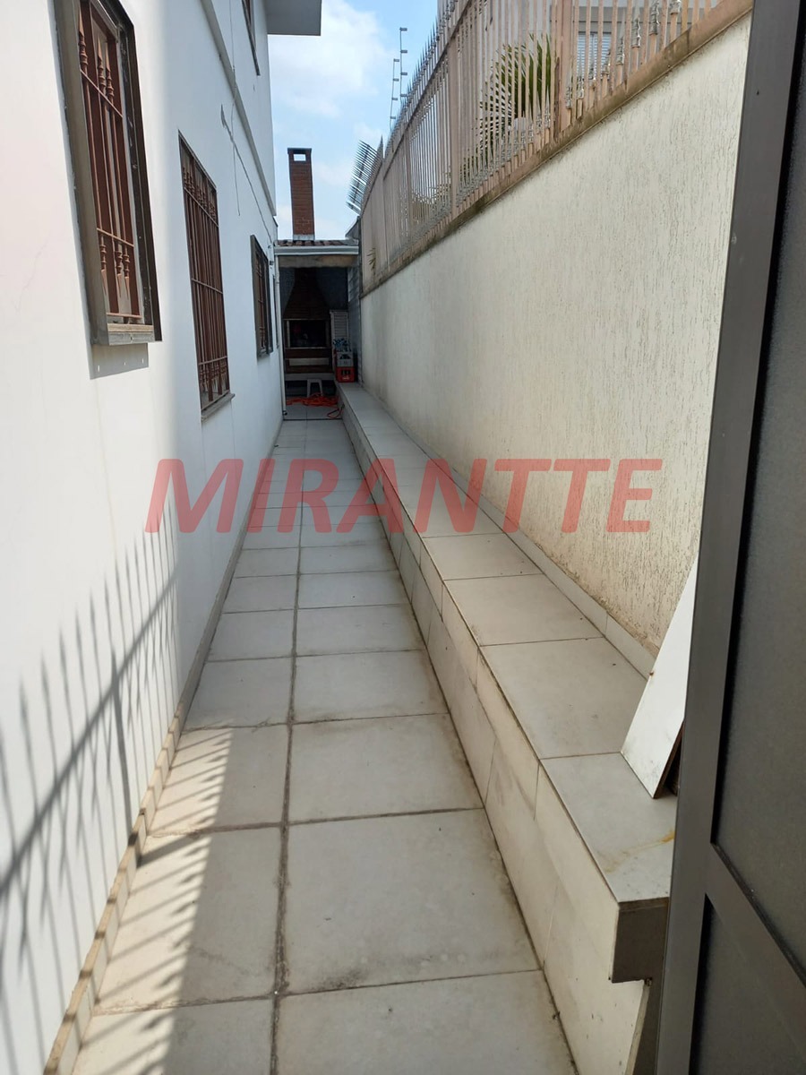 Sobrado de 328m² com 4 quartos em Jardim Japão
