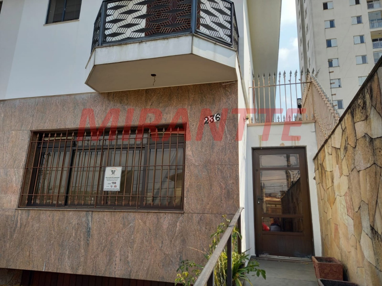 Sobrado de 328m² com 4 quartos em Jardim Japão