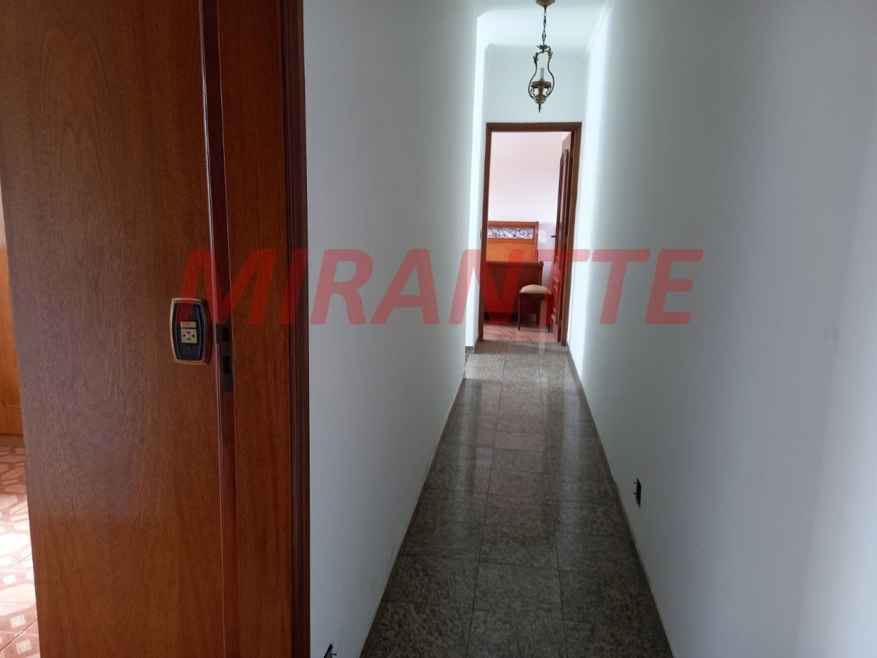 Sobrado de 328m² com 4 quartos em Jardim Japão