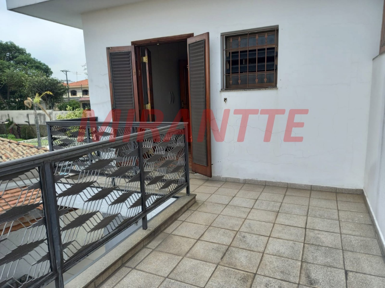 Sobrado de 328m² com 4 quartos em Jardim Japão