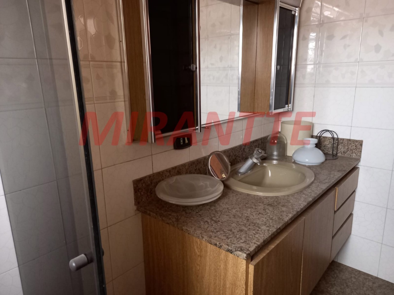 Sobrado de 328m² com 4 quartos em Jardim Japão
