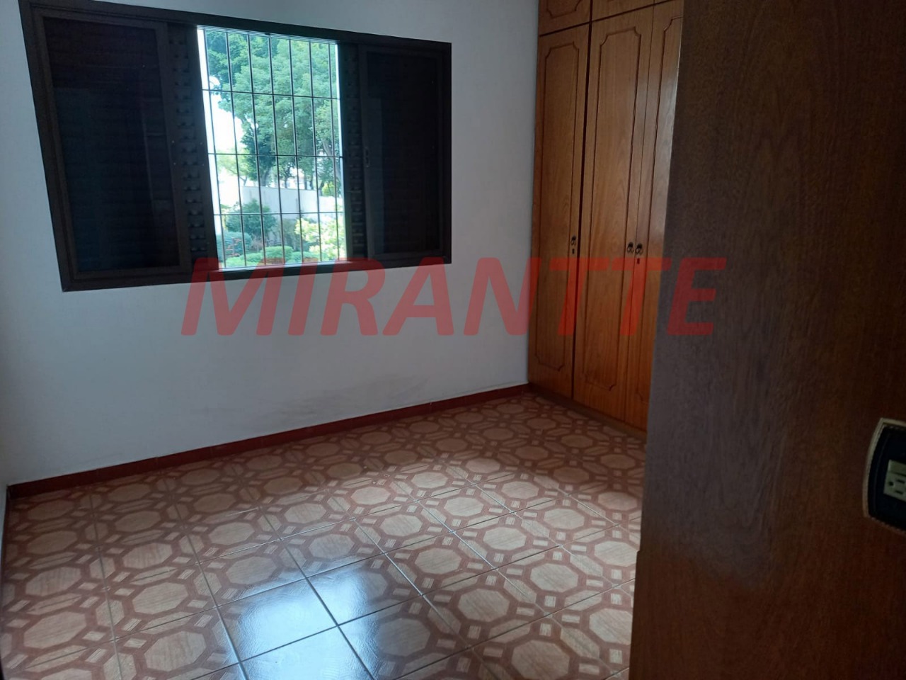 Sobrado de 328m² com 4 quartos em Jardim Japão