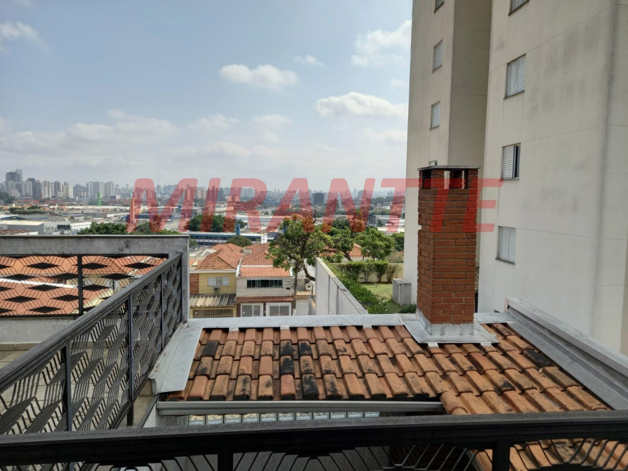 Sobrado de 328m² com 4 quartos em Jardim Japão