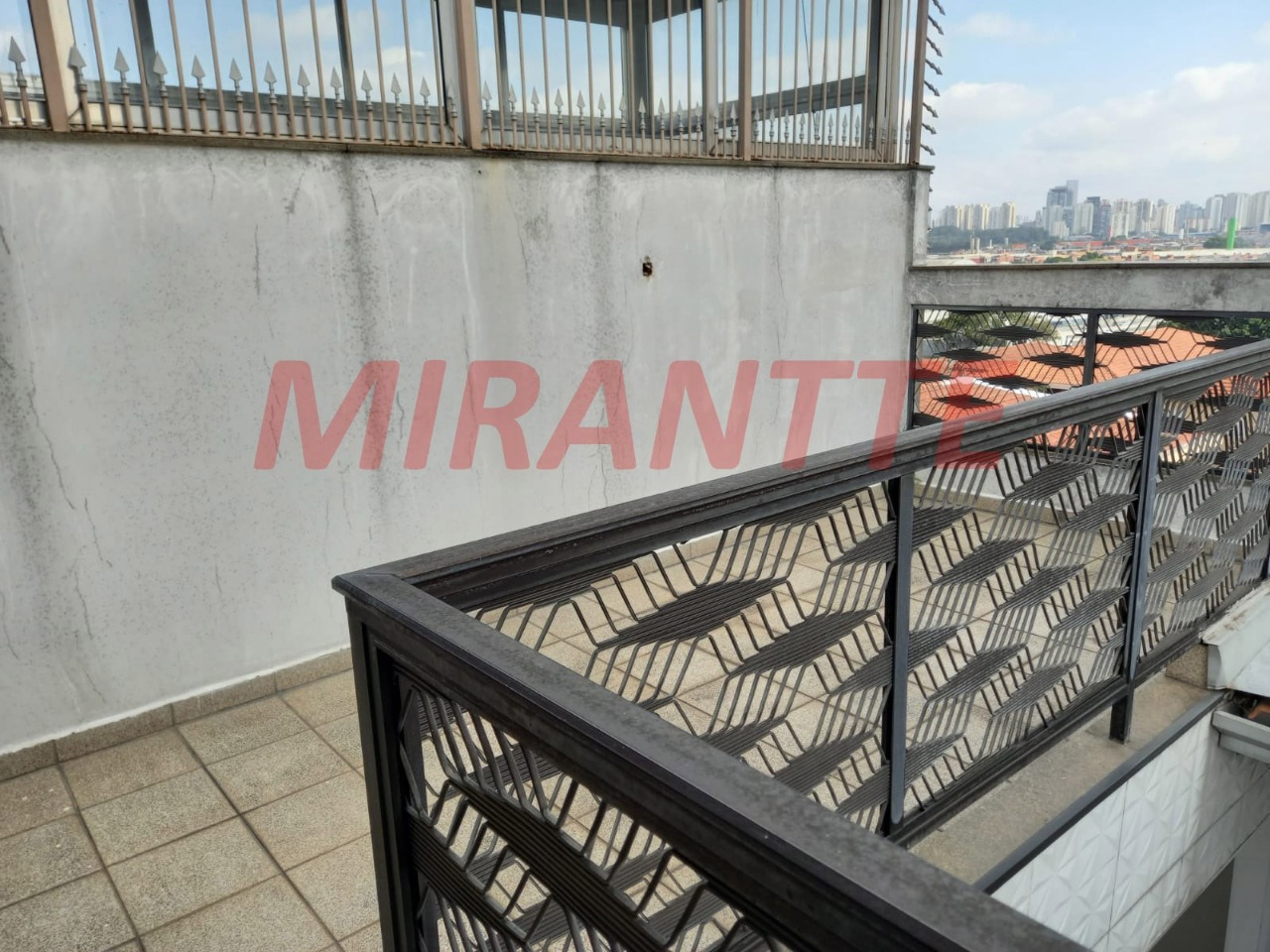 Sobrado de 328m² com 4 quartos em Jardim Japão