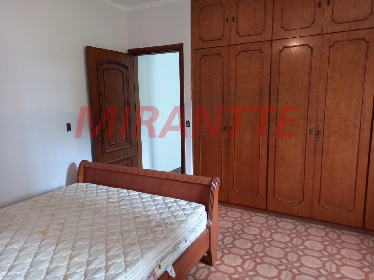Sobrado de 328m² com 4 quartos em Jardim Japão