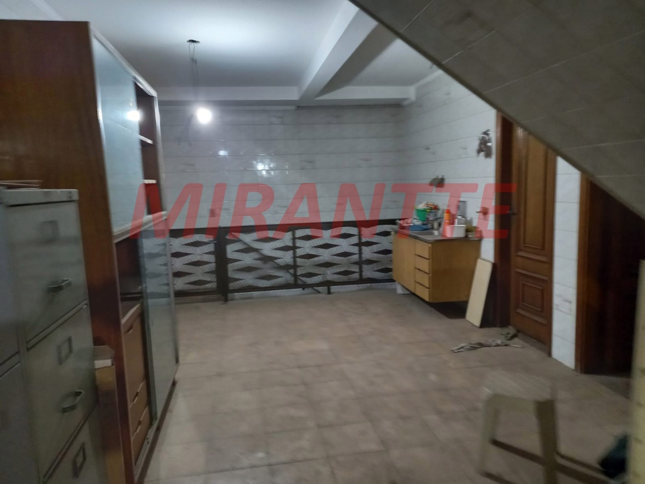 Sobrado de 328m² com 4 quartos em Jardim Japão