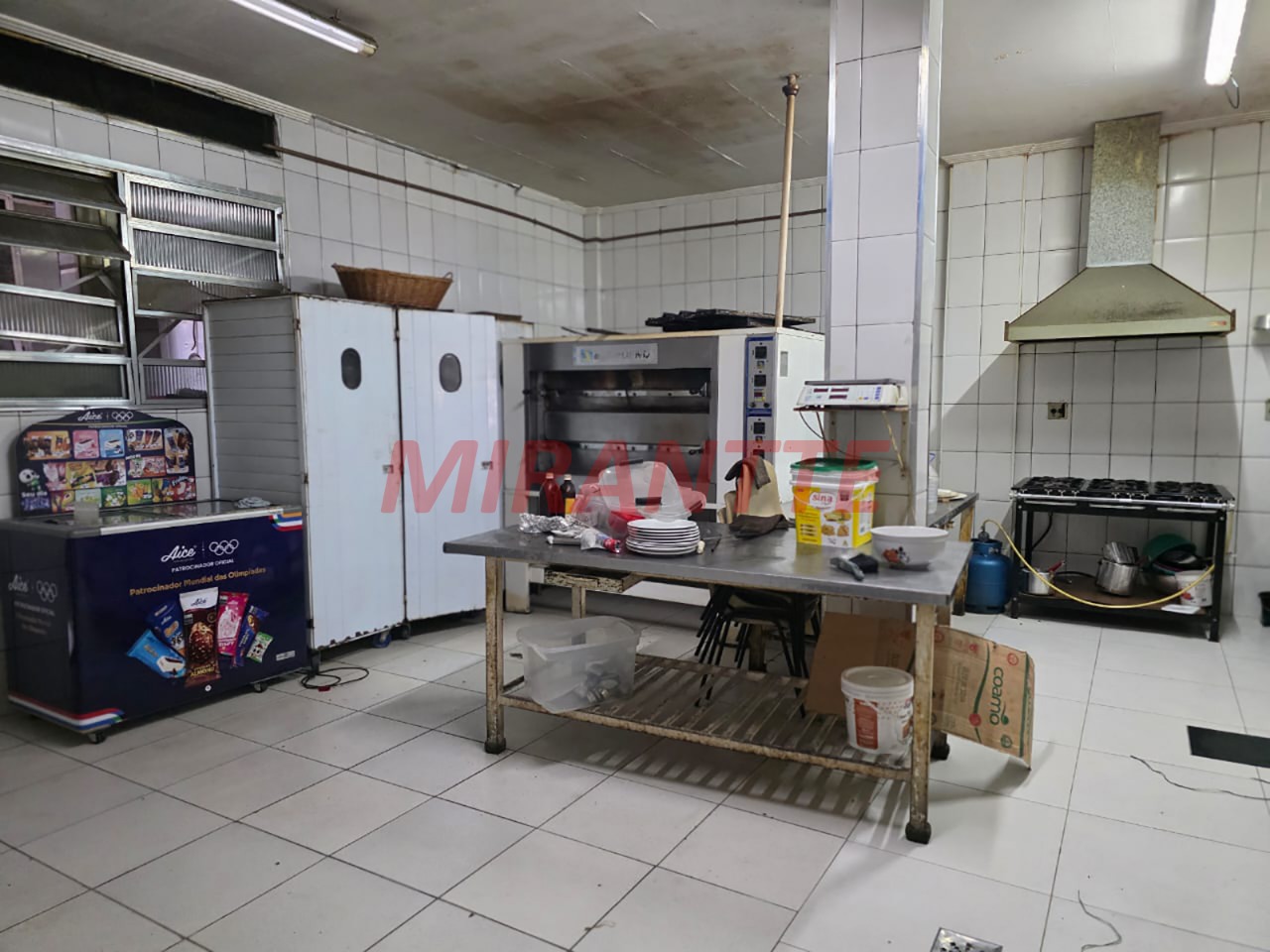 Comercial de 145m² em Santana