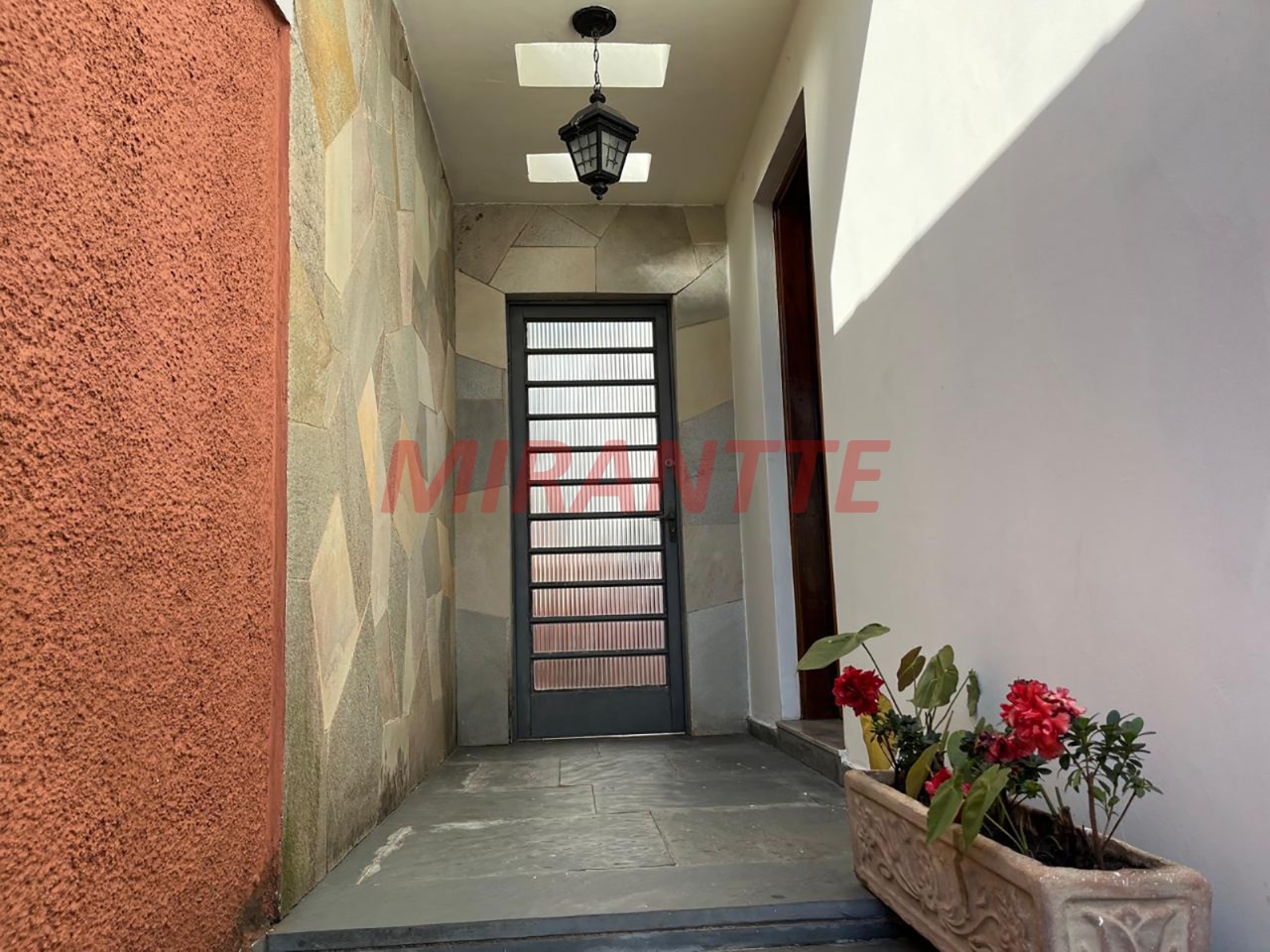 Sobrado de 190m² com 3 quartos em Vila Mazzei