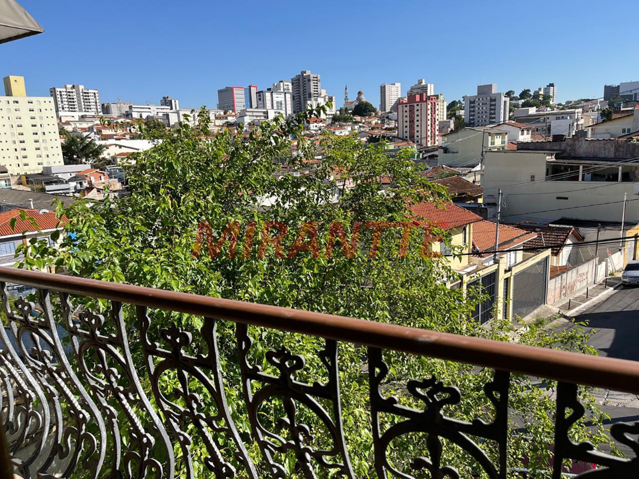 Sobrado de 190m² com 3 quartos em Vila Mazzei