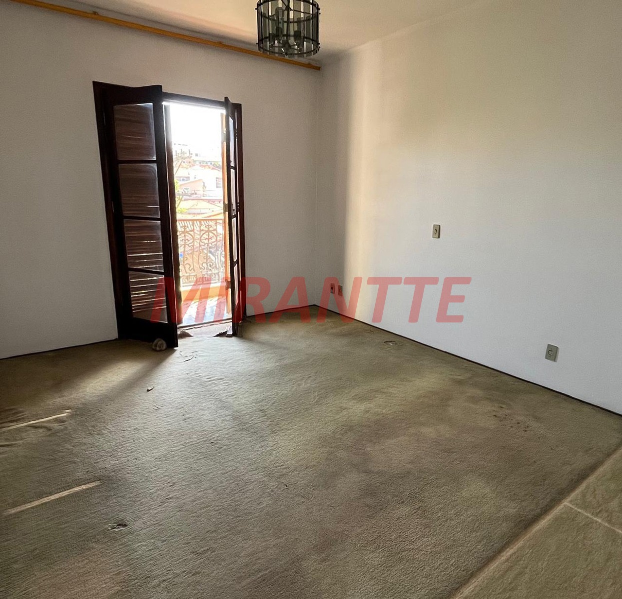 Sobrado de 190m² com 3 quartos em Vila Mazzei