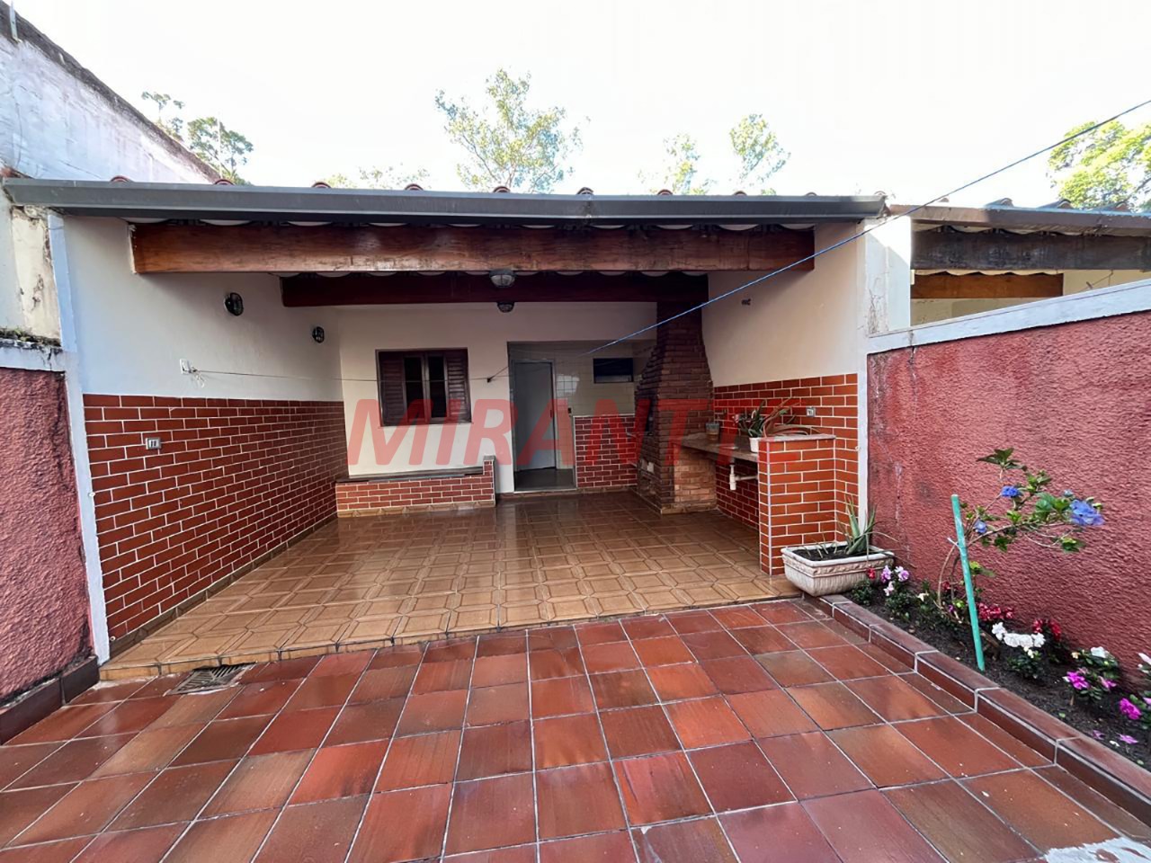 Sobrado de 190m² com 3 quartos em Vila Mazzei