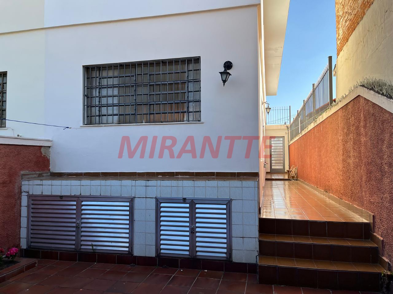 Sobrado de 190m² com 3 quartos em Vila Mazzei