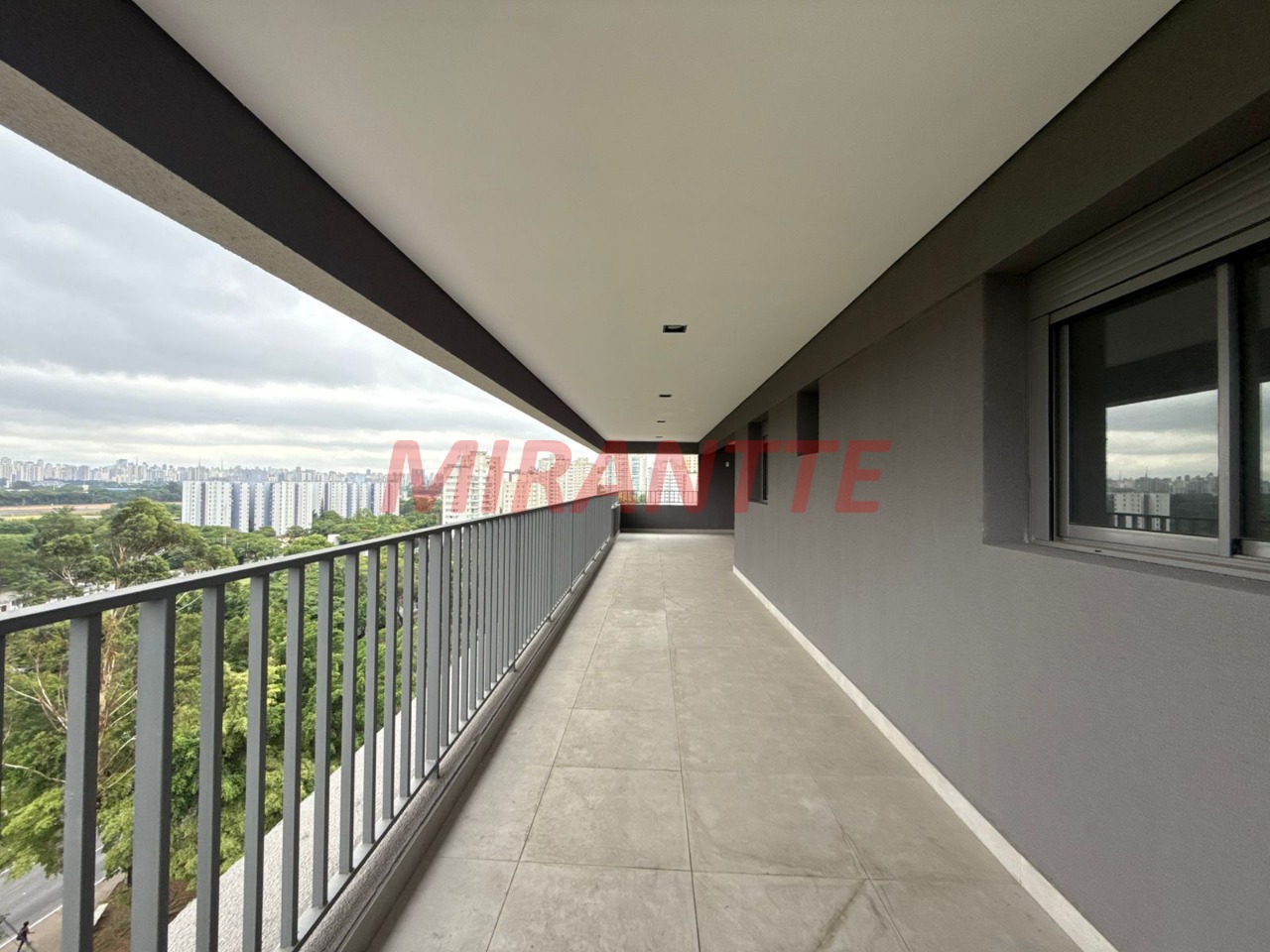 Apartamento de 244m² com 3 quartos em Santana