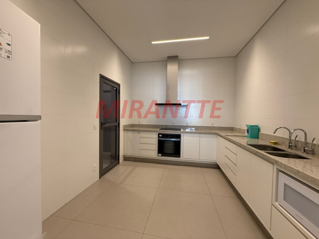 Apartamento de 244m² com 3 quartos em Santana