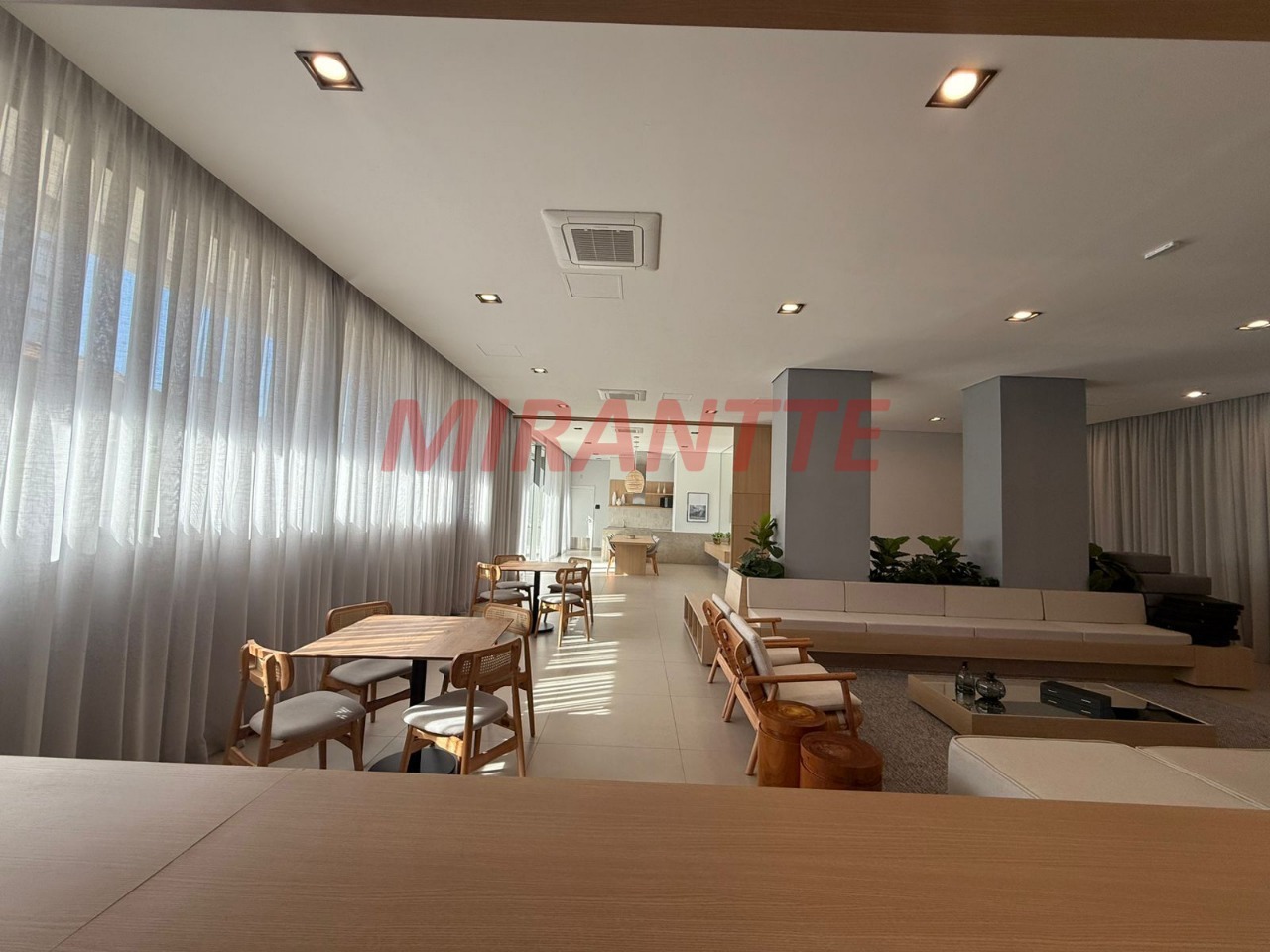 Apartamento de 244m² com 3 quartos em Santana