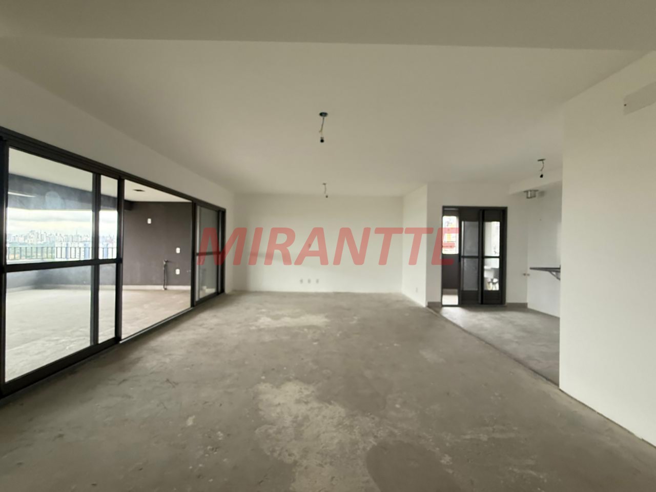 Apartamento de 244m² com 3 quartos em Santana