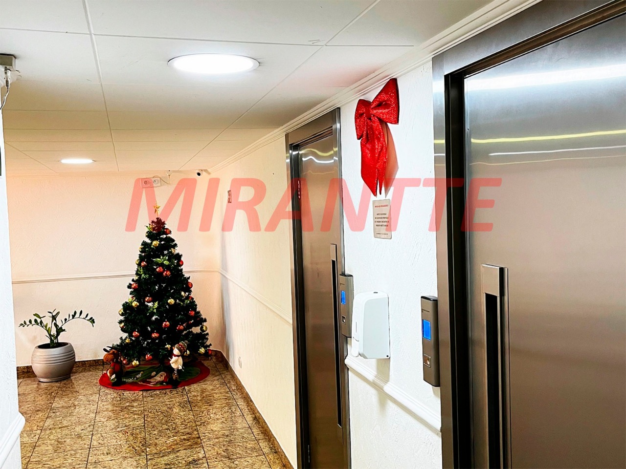 Apartamento de 65m² com 2 quartos em Água Fria