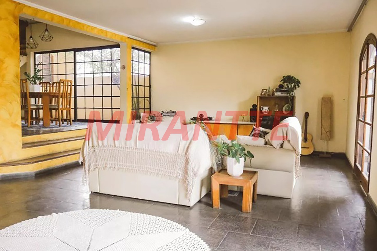 Sobrado de 330m² com 3 quartos em Vila Celeste