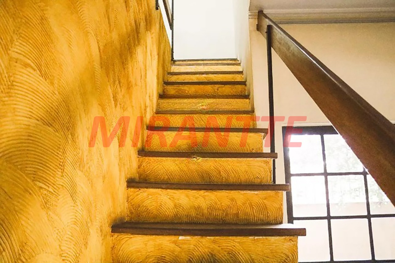 Sobrado de 330m² com 3 quartos em Vila Celeste