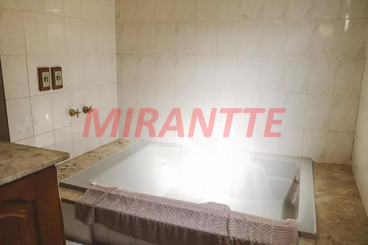 Sobrado de 330m² com 3 quartos em Vila Celeste