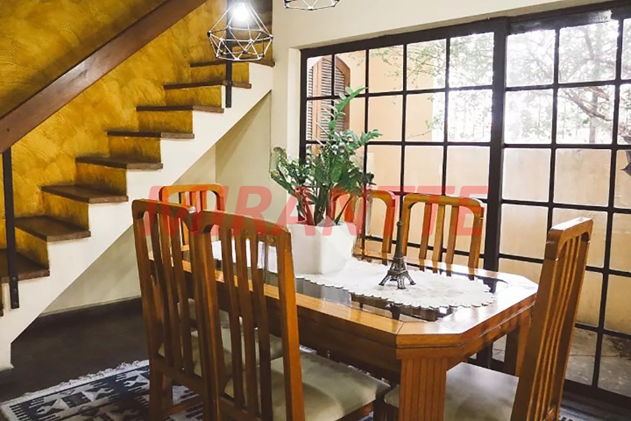 Sobrado de 330m² com 3 quartos em Vila Celeste
