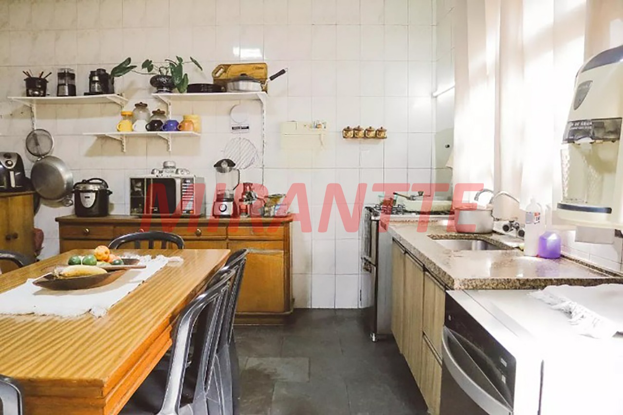 Sobrado de 330m² com 3 quartos em Vila Celeste