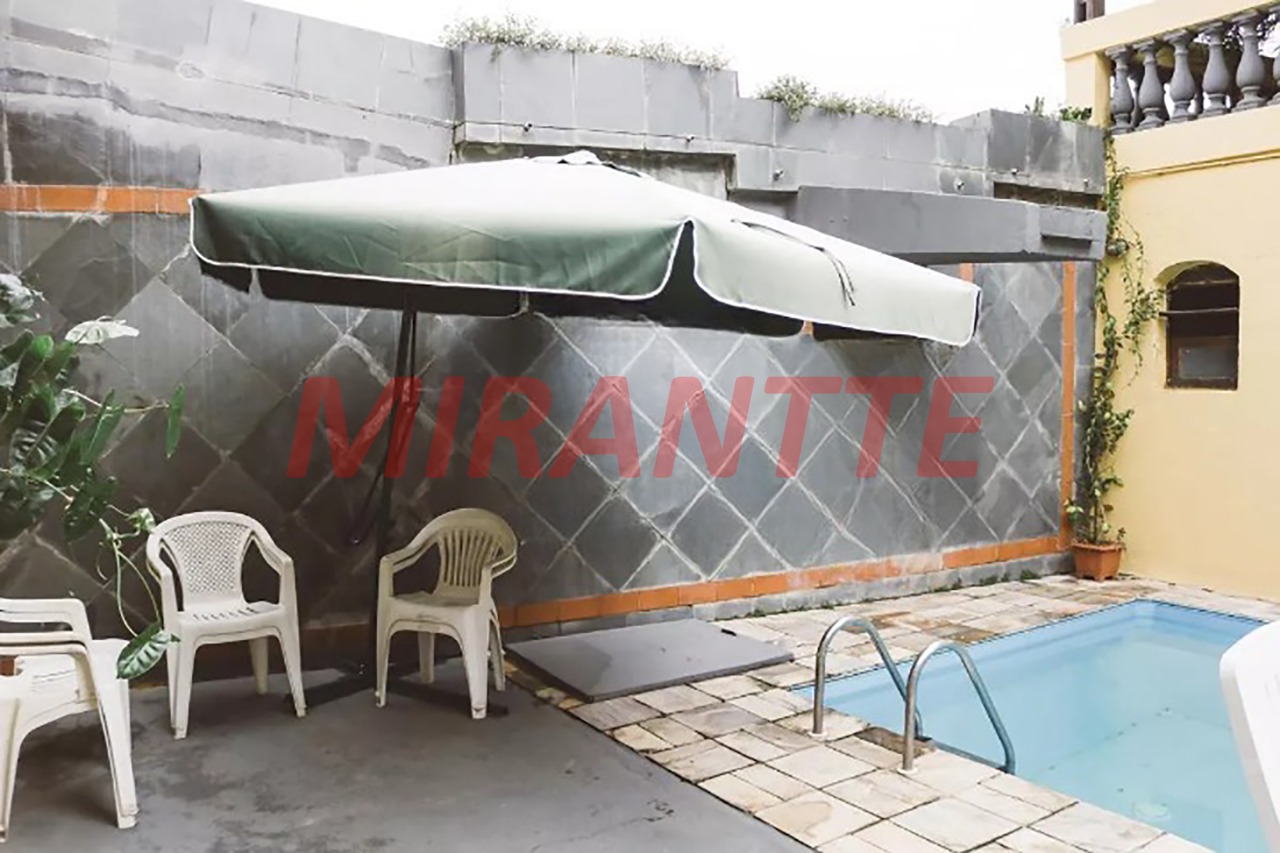 Sobrado de 330m² com 3 quartos em Vila Celeste