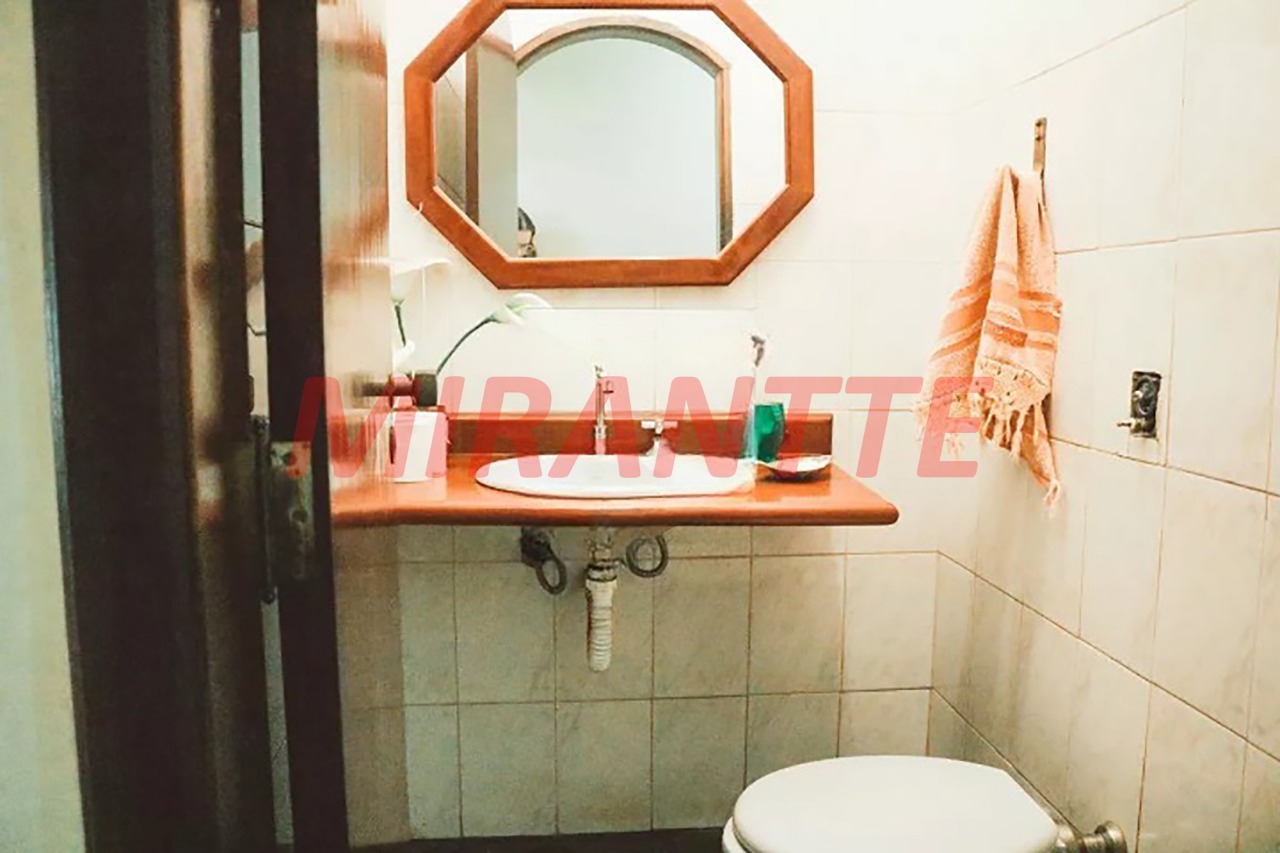 Sobrado de 330m² com 3 quartos em Vila Celeste