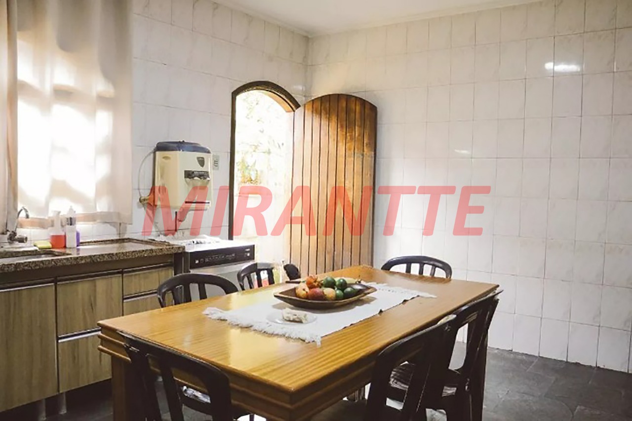 Sobrado de 330m² com 3 quartos em Vila Celeste